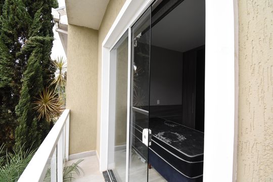 Sacada da Suíte 2 de casa de condomínio para alugar com 2 quartos, 123m² em Cachoeira, Curitiba