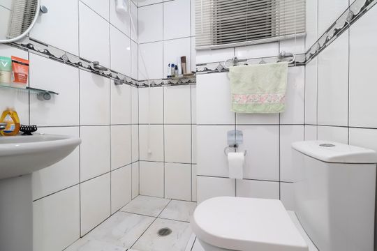 Banheiro de apartamento para alugar com 2 quartos, 59m² em Vila Regina, São Paulo