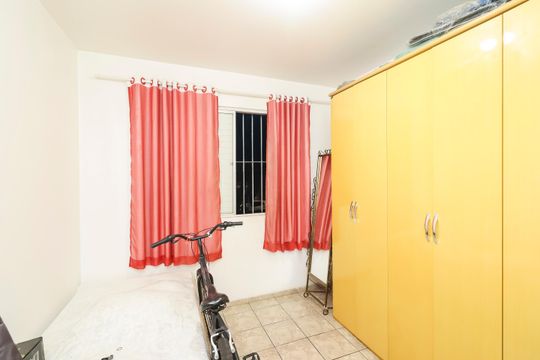 Quarto 2 de apartamento para alugar com 2 quartos, 59m² em Vila Regina, São Paulo