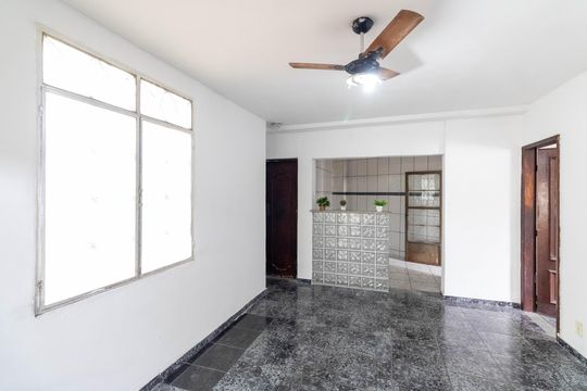 Casa para alugar com 4 quartos, 100m² em Campo Grande, Rio de Janeiro