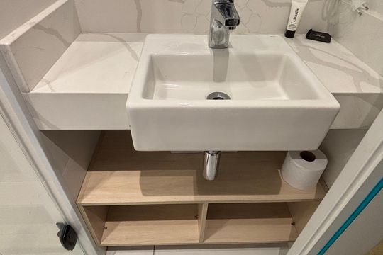 Banheiro de kitnet/studio para alugar com 1 quarto, 21m² em Itaim Bibi, São Paulo