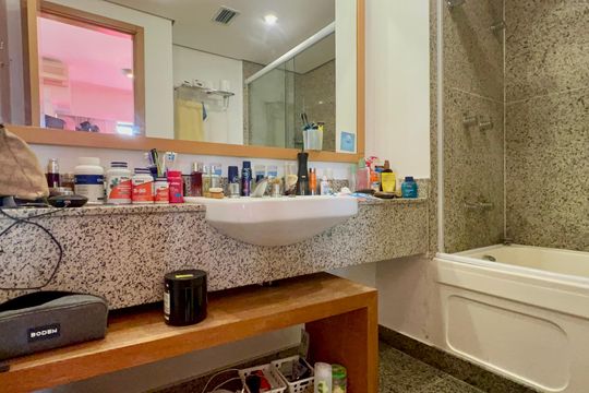 Banheiro de kitnet/studio à venda com 1 quarto, 32m² em Jardim Paulista, São Paulo