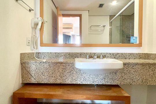 Banheiro de kitnet/studio à venda com 1 quarto, 32m² em Jardim Paulista, São Paulo