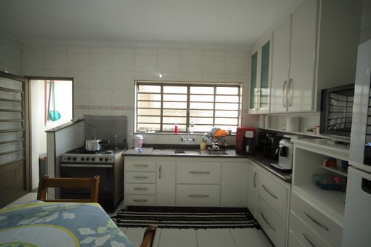 Cozinha  de casa à venda com 3 quartos, 400m² em Vila Rosa, São Bernardo do Campo