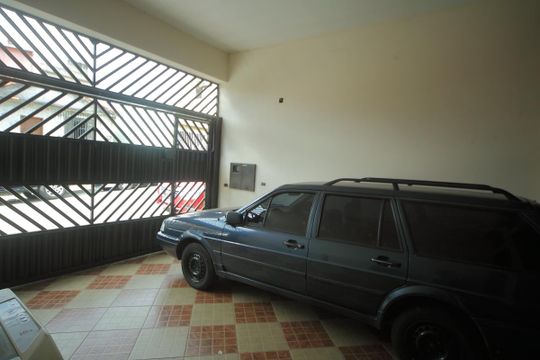 Garagem  de casa à venda com 3 quartos, 400m² em Vila Rosa, São Bernardo do Campo