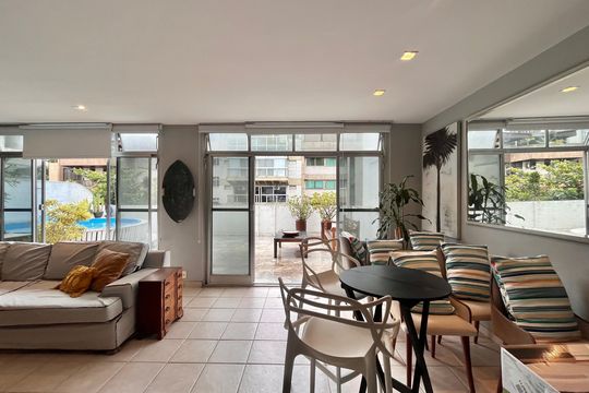 Sala  de apartamento à venda com 3 quartos, 248m² em Leblon, Rio de Janeiro