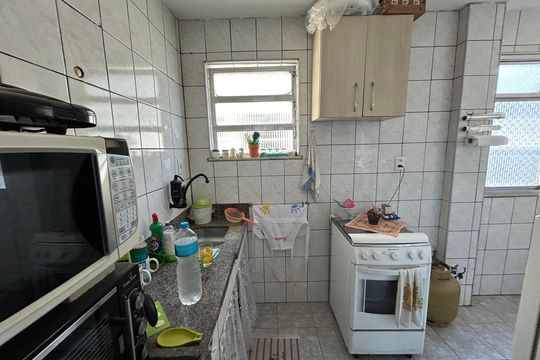 Cozinha de apartamento para alugar com 2 quartos, 55m² em Praça Seca, Rio de Janeiro