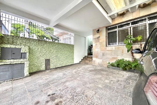 Garagem de casa à venda com 3 quartos, 135m² em Parque Jabaquara, São Paulo