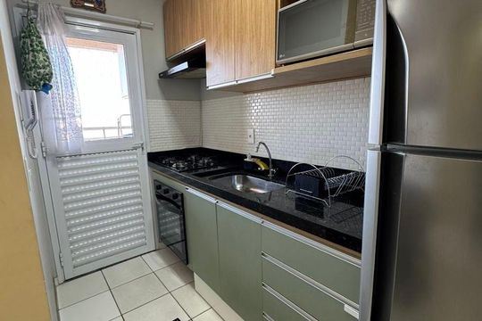 Cozinha de apartamento para alugar com 2 quartos, 43m² em Jardim Record, Taboão da Serra