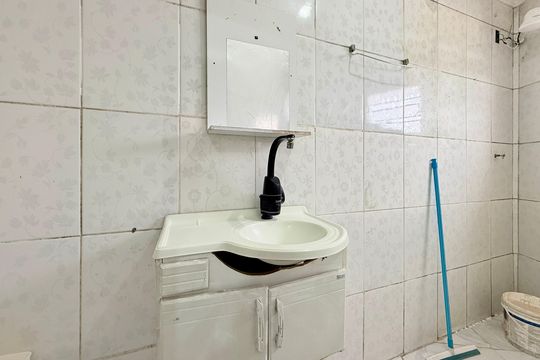 Banheiro de apartamento à venda com 1 quarto, 31m² em Cidade Domitila, São Paulo
