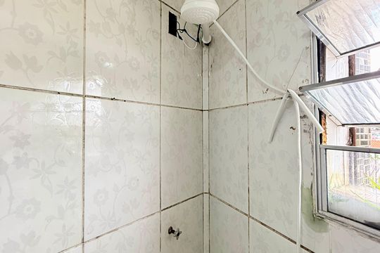 Banheiro de apartamento à venda com 1 quarto, 31m² em Cidade Domitila, São Paulo