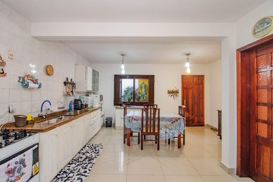 Casa à venda com 3 quartos, 274m² em Jardim Sabará, Porto Alegre
