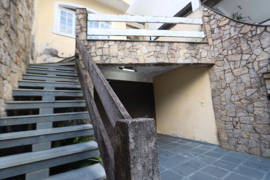 Garagem de casa à venda com 3 quartos, 125m² em Jardim Iva, São Paulo