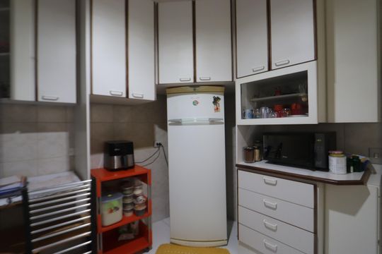 Cozinha de casa à venda com 3 quartos, 125m² em Jardim Iva, São Paulo