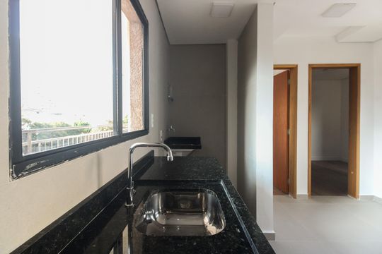 Cozinha  de apartamento para alugar com 2 quartos, 43m² em Chácara Califórnia, São Paulo