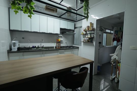 Cozinha de apartamento à venda com 2 quartos, 86m² em Liberdade, São Paulo