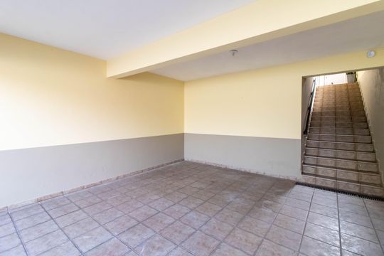 Garagem de casa para alugar com 3 quartos, 210m² em Jardim Rosa de Franca, Guarulhos
