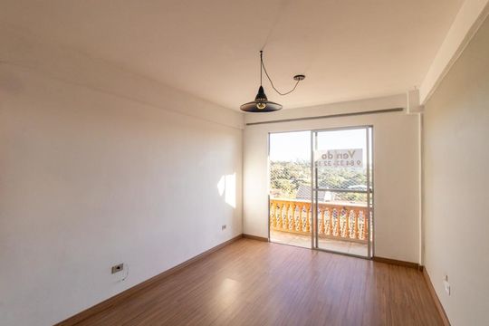 Sala de apartamento à venda com 2 quartos, 72m² em Santa Quiteria, Curitiba