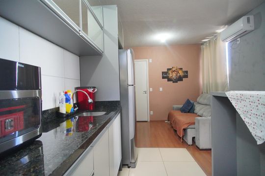 Cozinha de apartamento à venda com 2 quartos, 45m² em Feitoria, São Leopoldo