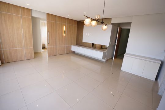 Apartamento à venda com 3 quartos, 95m² em Setor Bueno, Goiânia