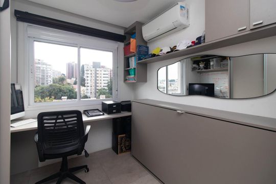 Quarto 1 de apartamento para alugar com 2 quartos, 70m² em Jardim Botânico, Porto Alegre