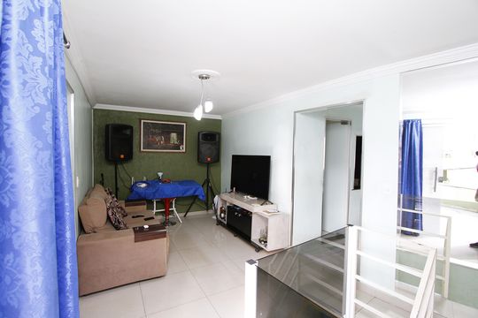 Sala de casa à venda com 2 quartos, 140m² em Vista Alegre, Belo Horizonte