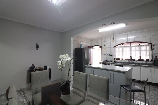 Copa e Cozinha  de casa à venda com 3 quartos, 242m² em Jardim Palermo, São Bernardo do Campo