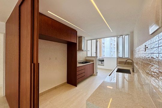 Apartamento à venda com 3 quartos, 160m² em Copacabana, Rio de Janeiro