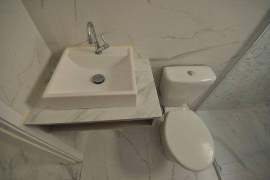 Banheiro de apartamento à venda com 1 quarto, 41m² em Vila Gustavo, São Paulo