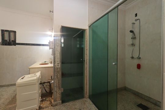 Banheiro da Suíte 1 de casa de condomínio para alugar com 3 quartos, 2000m² em Parque Sao Sebastiao, Ribeirão Preto