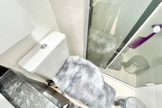 Banheiro de apartamento à venda com 2 quartos, 47m² em Vila Amélia, São Paulo