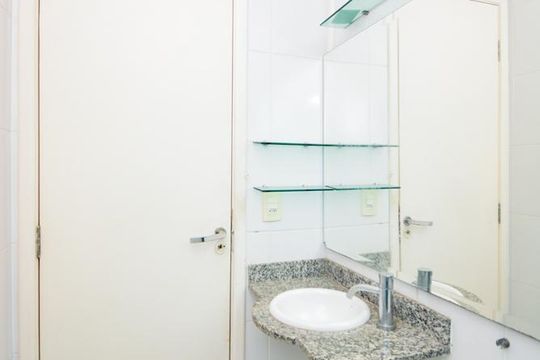 Banheiro da Suíte de apartamento para alugar com 2 quartos, 66m² em Picanço, Guarulhos