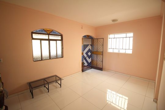 Sala de casa à venda com 3 quartos, 349m² em Marilândia, Contagem