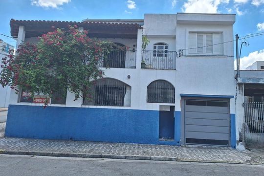 Fachada de casa à venda com 3 quartos, 178m² em Cerâmica, São Caetano do Sul