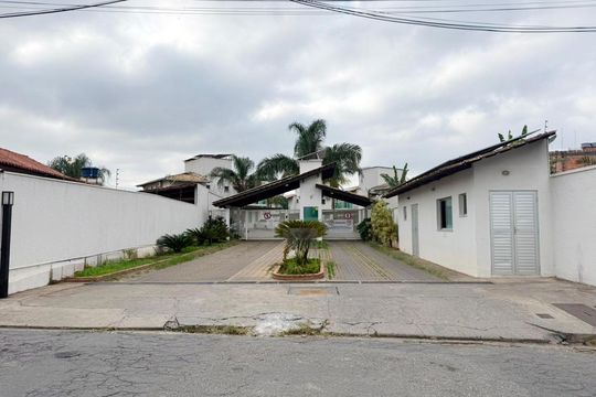 Fachada de casa de condomínio à venda com 3 quartos, 240m² em Tres Barras, Contagem