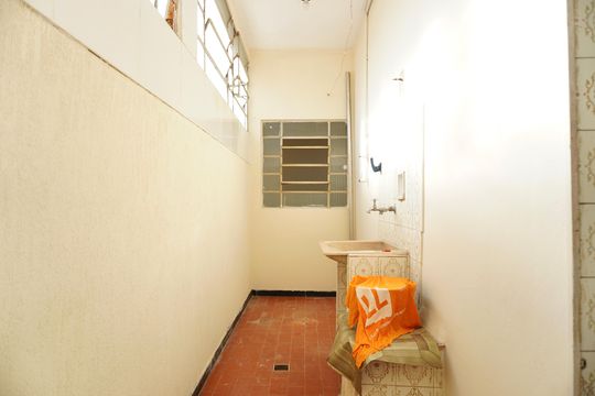 Área de Serviço de casa para alugar com 2 quartos, 52m² em Sagrada Família, Belo Horizonte