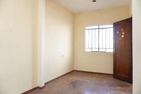 Quarto 1 de casa para alugar com 2 quartos, 52m² em Sagrada Família, Belo Horizonte