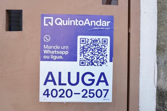 Placa de casa para alugar com 2 quartos, 52m² em Sagrada Família, Belo Horizonte