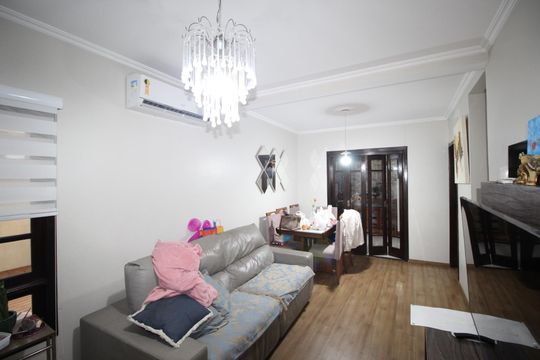 Sala de casa à venda com 3 quartos, 170m² em Jardim Itu, Porto Alegre