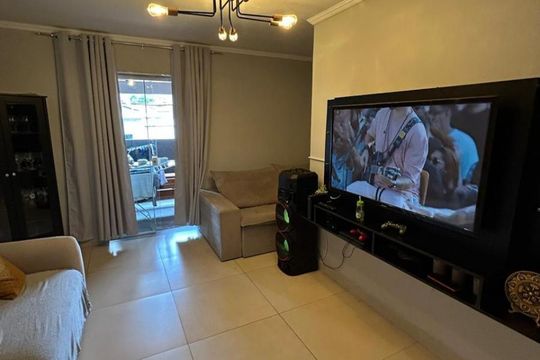 Sala de casa à venda com 3 quartos, 100m² em Parque Maria Domitila, São Paulo