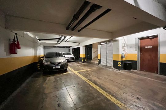 Garagem  de apartamento para alugar com 3 quartos, 80m² em Copacabana, Rio de Janeiro