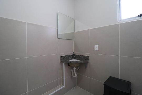 Banheiro do Quarto 1 de apartamento para alugar com 2 quartos, 60m² em Morumbi, Uberlândia