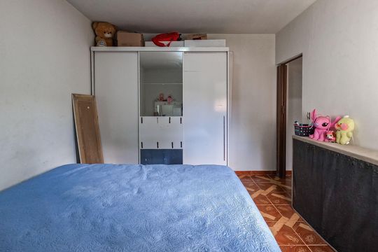 Casa à venda com 4 quartos, 270m² em Jardim Marisa, São Paulo
