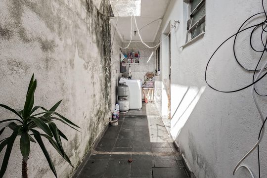 Casa à venda com 4 quartos, 270m² em Jardim Marisa, São Paulo