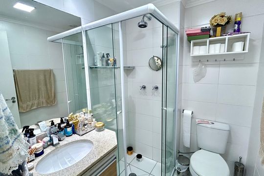 Banheiro da Suíte de apartamento para alugar com 2 quartos, 63m² em Vila Endres, Guarulhos