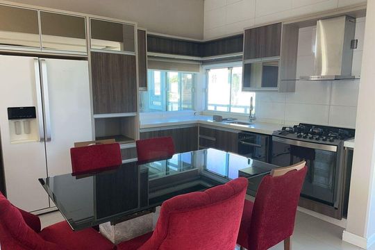 Cozinha de casa para alugar com 3 quartos, 100m² em Campeche Central, Florianópolis