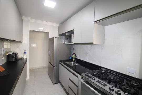 Cozinha de apartamento à venda com 2 quartos, 72m² em Vila Amélia, São Paulo