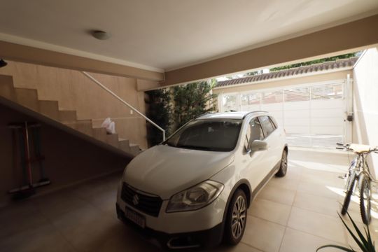 Garagem de casa à venda com 3 quartos, 250m² em Centro, Osasco