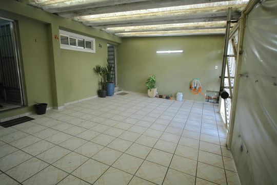 Garagem ( 2 vagas)  de casa à venda com 2 quartos, 274m² em Chácara Sergipe, São Bernardo do Campo