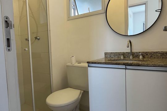 Banheiro de apartamento para alugar com 2 quartos, 64m² em Macuco, Santos